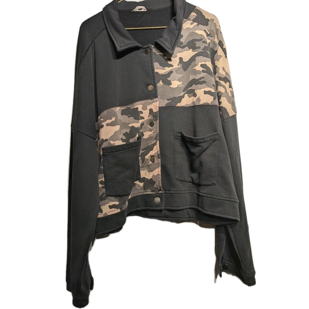 POL Jacket Women L Oversize Camo Anthropologie Snap Front Pocket Short Army Knit